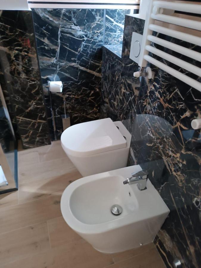 M97&Rooms 97 Macchi มิลาน ภายนอก รูปภาพ